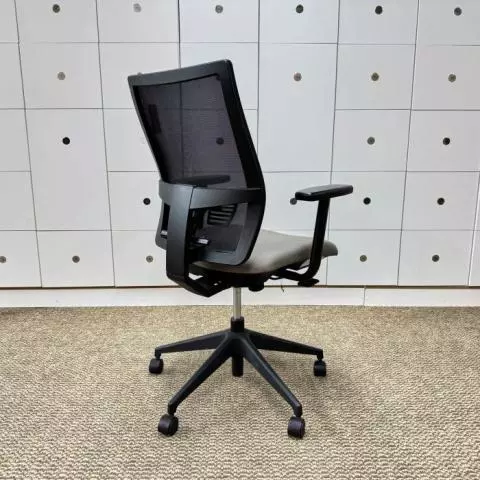 Used Haworth High Back Mesh Task Chair (Grey Black) CHT1882-021