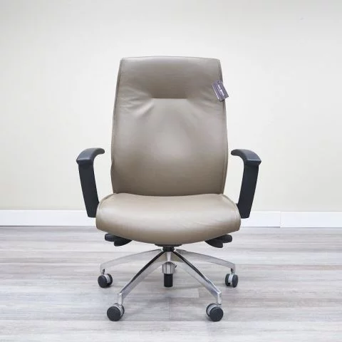 Used Paoli High Back Executive Chair (Tan & Black Arms) CHE1697-020