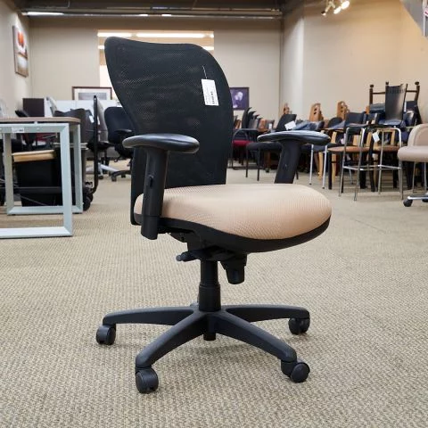 Used VIA Executive Mesh Back Chair (Beige & Black) CHE1763-007 - Front Angle View