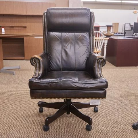 Used Traditional High Back Leather Executive Chair (Brown) CHE1794-011