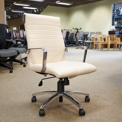 Used High Back Leather Executive Chair (Oyster & Chrome) CHE1834-002 - Front Angle