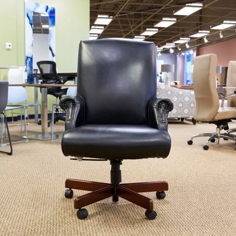 Used Traditional Leather Executive Office Chair (Black & Walnut) CHE1855-003