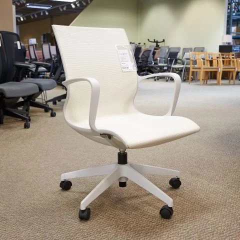 Used Global Total Office Solar Task Chair (Ivory) CHE9543GLO - Front Angle