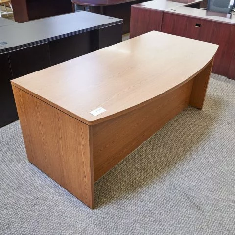 Used 36x72 Bow Top Desk Shell (Oak) DEE1773-062
