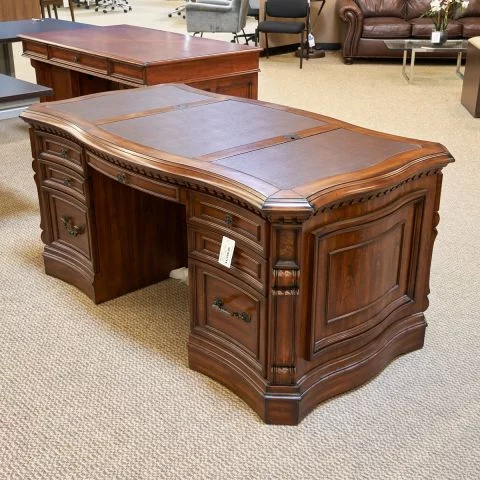 Used Traditional Leather Top Executive Desk (Walnut) DEE1819-001