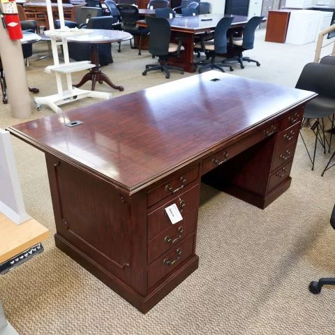 Used 36x72 Traditional Office Desk (Mahogany) DEE9999-1573