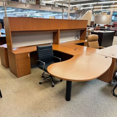 Used Left P-Top U-Shape Executive Desk with Hutch (Honey) DEU1855-005