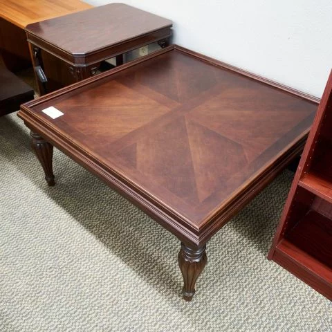 Used Traditional Cocktail Table (Walnut) OCC1773-064