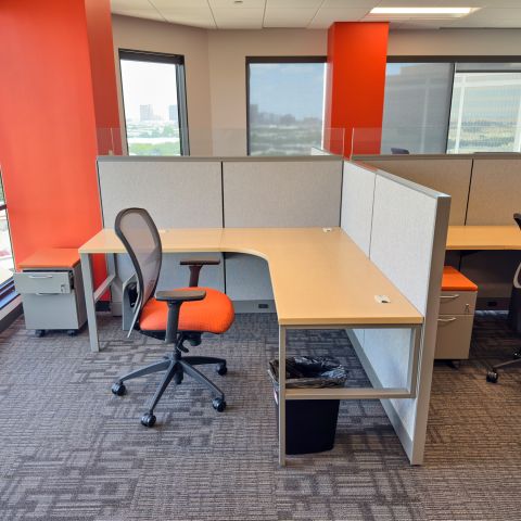 Used Maxon 3-Pack 6'x6' Left Cubicle Pack (Maple & Grey) CUB1877-019