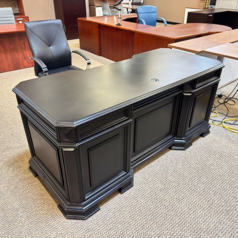 Used 66"x30" Traditional Executive Desk (Black) DEE9999-1824