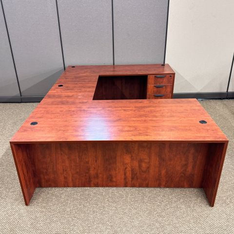 Used 72"x36" Right U-Shape Desk (Cherry) DEU9999-1813