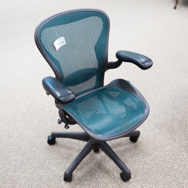 Used Herman Miller Aeron Size B (Green Mesh) CHT1589-002 | Dallas