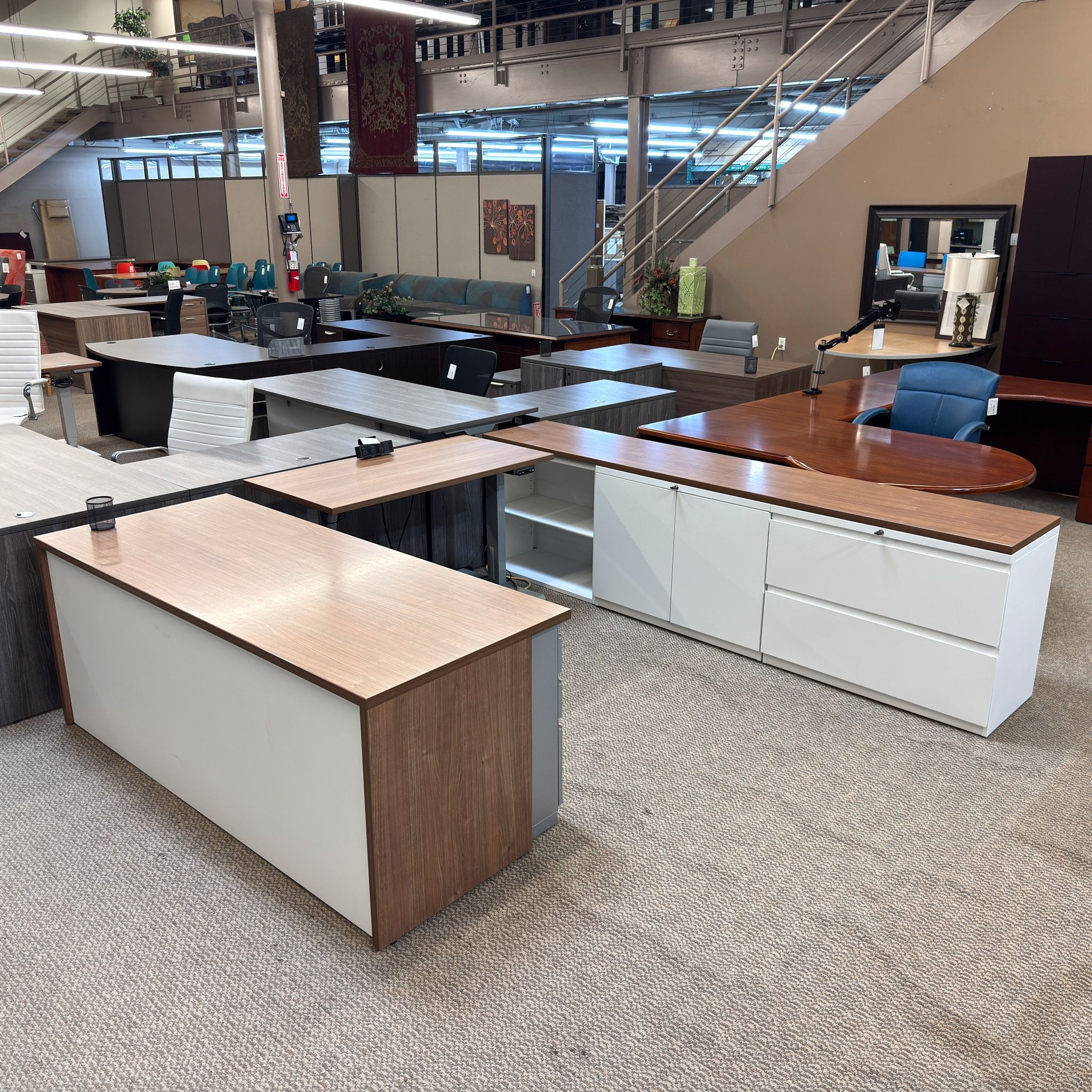 Used Haworth 72x30 U-Shape Desk with Adjustable Height Desk Bridge