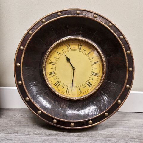 Used Decorative Traditional Round Clock ACC9999-3100