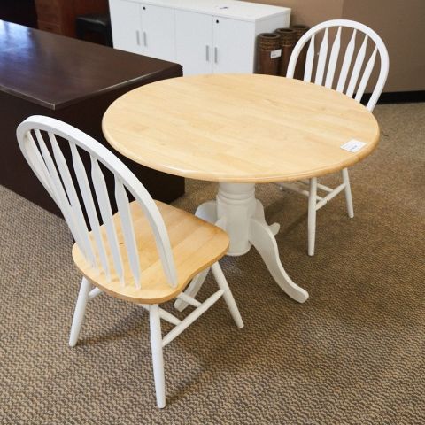 Used Drop Leaf Round Break Room Table with 2 Chairs (Maple & White) BRK1775-005