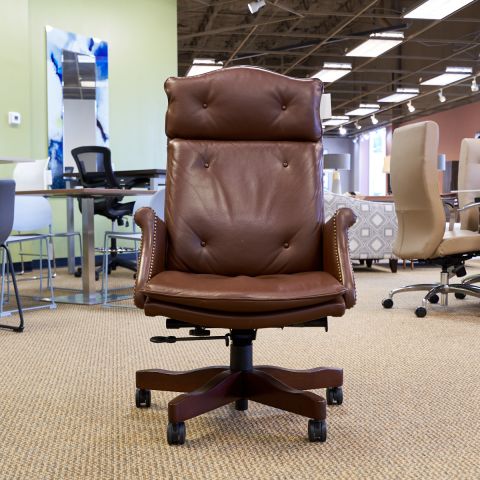 Used Traditional Leather Executive Office Chair (Brown & Walnut) CHE1855-002