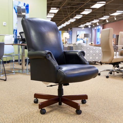 Used Traditional Leather Executive Office Chair (Black & Walnut) CHE1855-003
