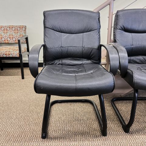 Used Sled Base Guest Side Chair (Black) CHS1693-028