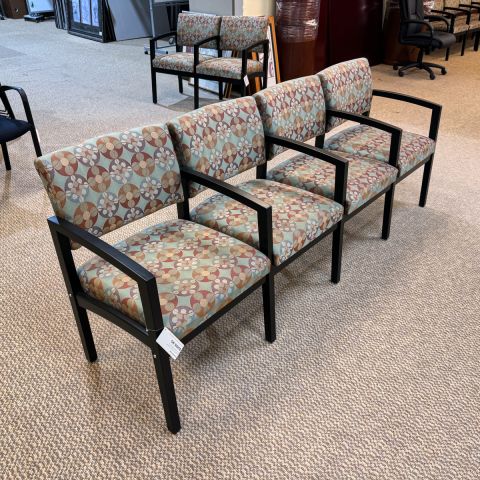 USED 4 SEAT GUEST CHAIR (BLACK & GREEN PATTERN) CHS1804-006