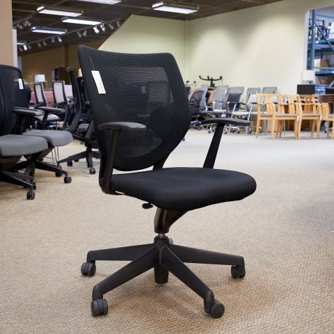Used Mesh Back Fabric Seat Task Chair (Black) CHT1646-004 - Front Angle