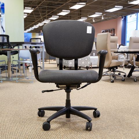 Used Haworth Big & Tall Wide Seat Office Chair (Grey & Black) CHT1817-002