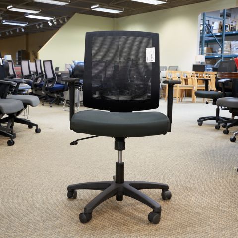 Used Mid-Back Mesh Back Fabric Seat Task Chair (Black) CHT1844-008