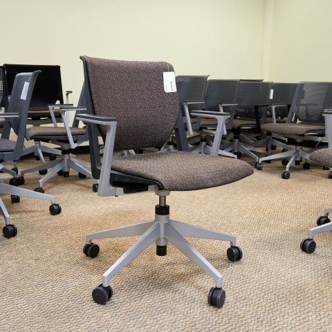 Used Haworth Very Conference Task Chairs in Full Fabric (Black & Grey & Brown Pattern) CHT1848-003 - Front Angle View