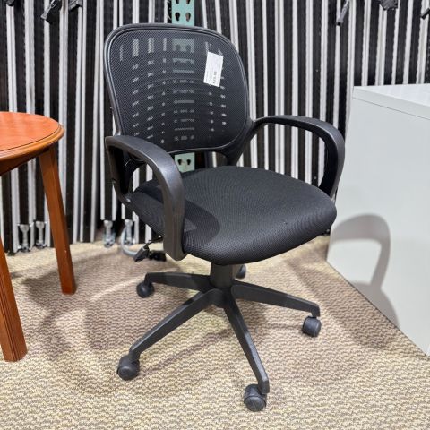 Used Mid-Back Mesh & Fabric Task Chair (Black) CHT1886-020