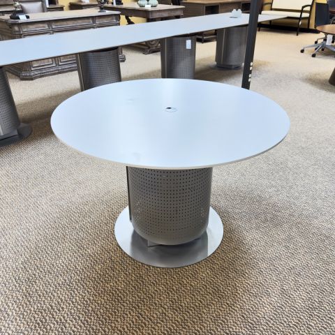 Used 42" Knoll Round Conference Table with Metal Base (Silver & Grey) CTB1853-013