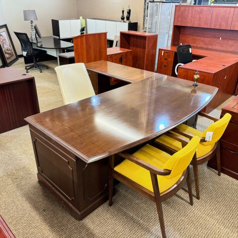 Used 42x72 Traditional L-Shape Bow Front Desk (Walnut) DEL1700-056 - Front Angle