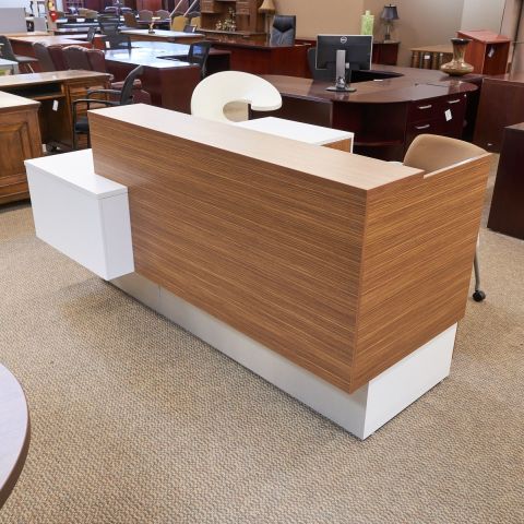 Used Logiflex Right Reception Desk (White & Light Walnut & Brushed Metal) DER1814-003
