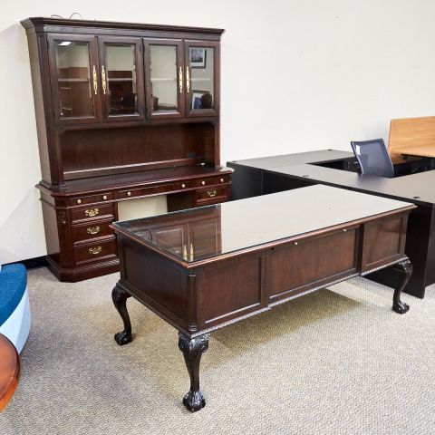 Used Traditional 34x72 Table Desk & Credenza with Hutch (Mahogany) DET1709-030