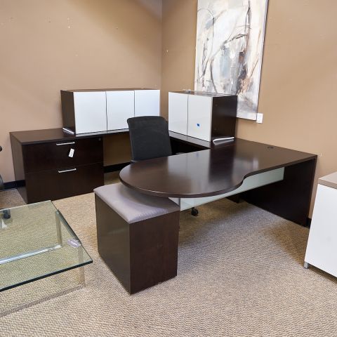 Used Kimball Left P-Top U-Shape Executive Desk w Overhead & Mobile Ped (Espresso) DEU1823-023 - Front Angle View