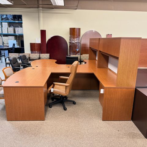 Used 72"x36" Executive Bow Front U-Shaped Desk with Hutch (Honey) DEU1855-006
