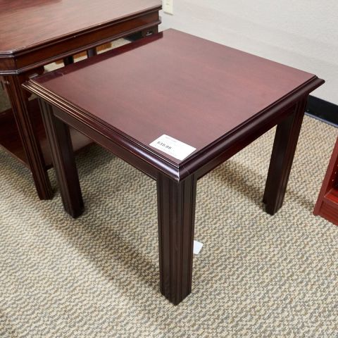 Used 24x24 Lamp End Table (Dark Mahogany) OCC1773-060