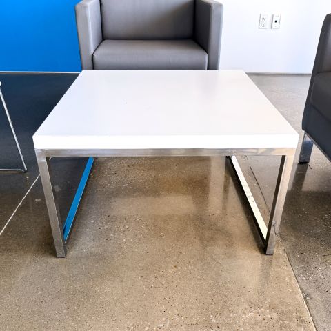 Used 28"x28" Cocktail Table (White & Chrome) OCC1886-008