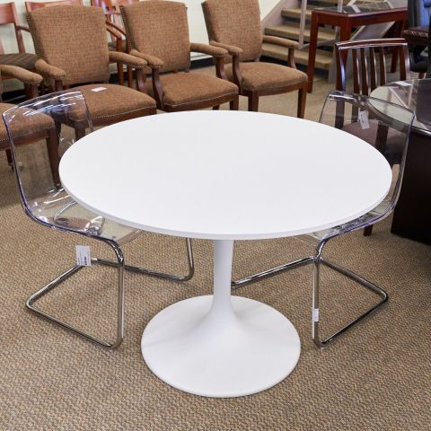 Used 42" Round Table with Tulip Base (White) TER1806-003